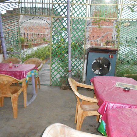 Elvis Guest House Váránaszi Kültér fotó